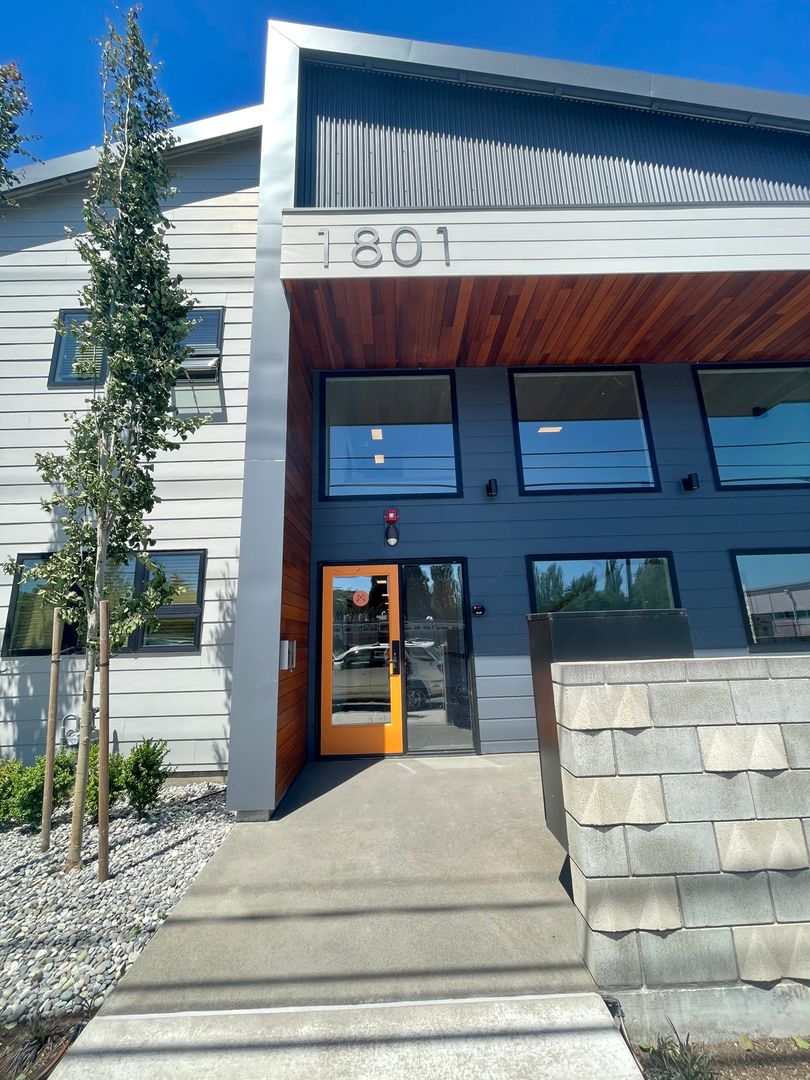 Bellingham Apartment: 1801 C St. - 103