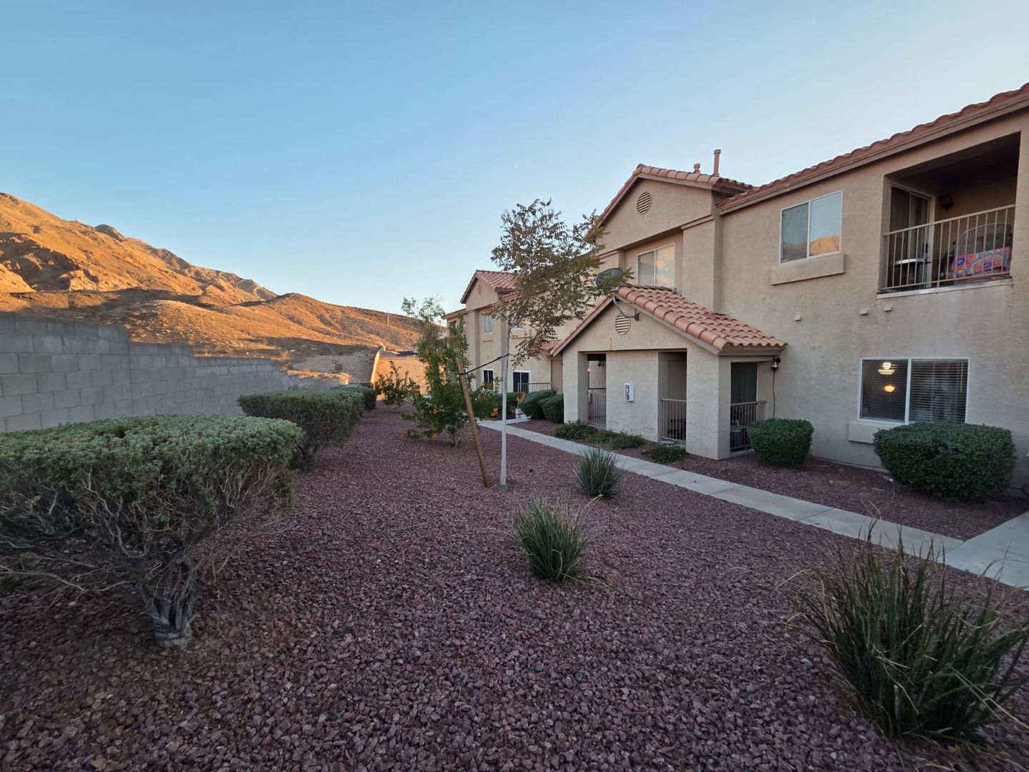 Las Vegas House: 2110 Los Feliz Street