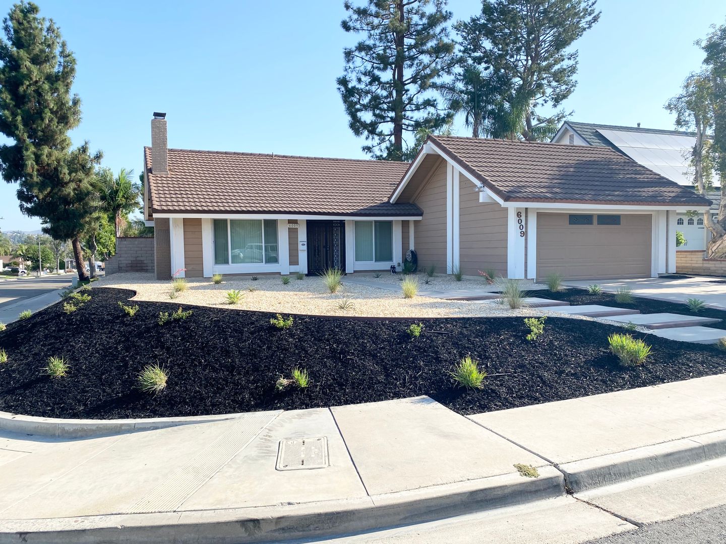 Anaheim House: 6009 E. La Paz Circle