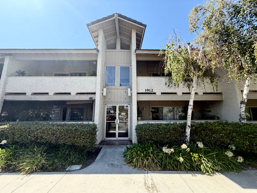 Great location! 2 bed 2 bath Simi Valley condo! – photo 1