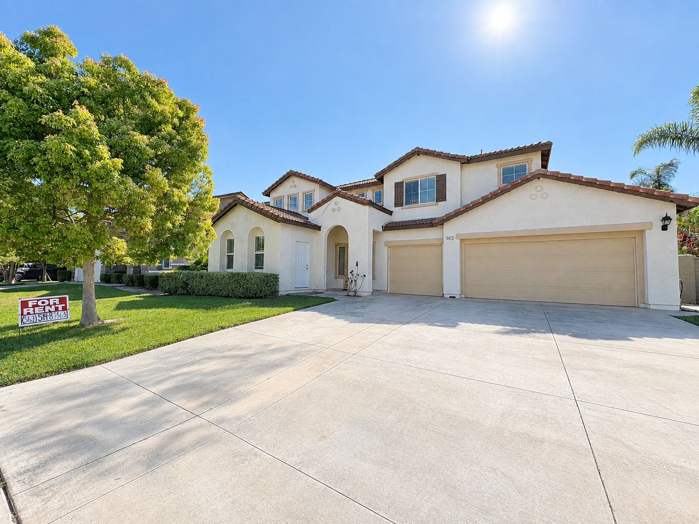 Eastvale House: 5875 Larry Dean St