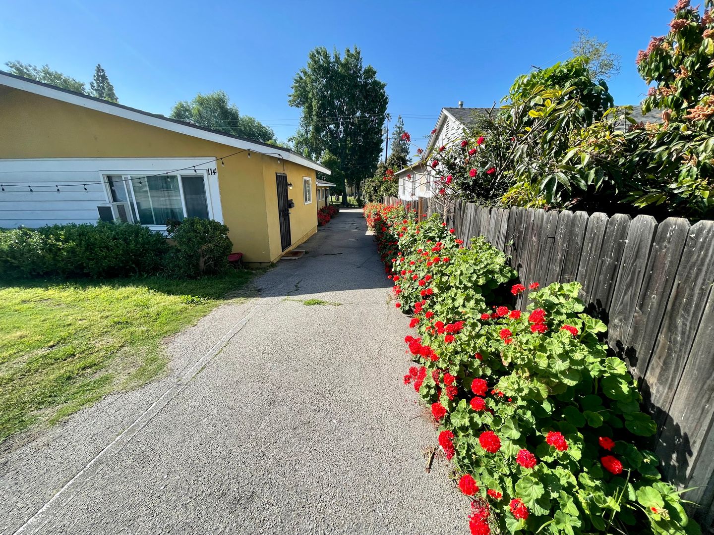 La Habra Condo: 114-118 W 1st Ave