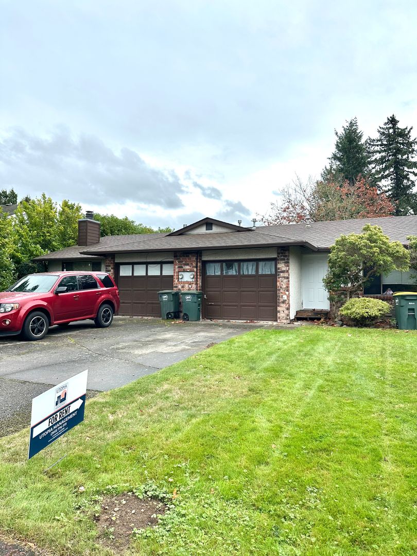 Blaine Apartment: 861 - 863 Alder St. - # 861