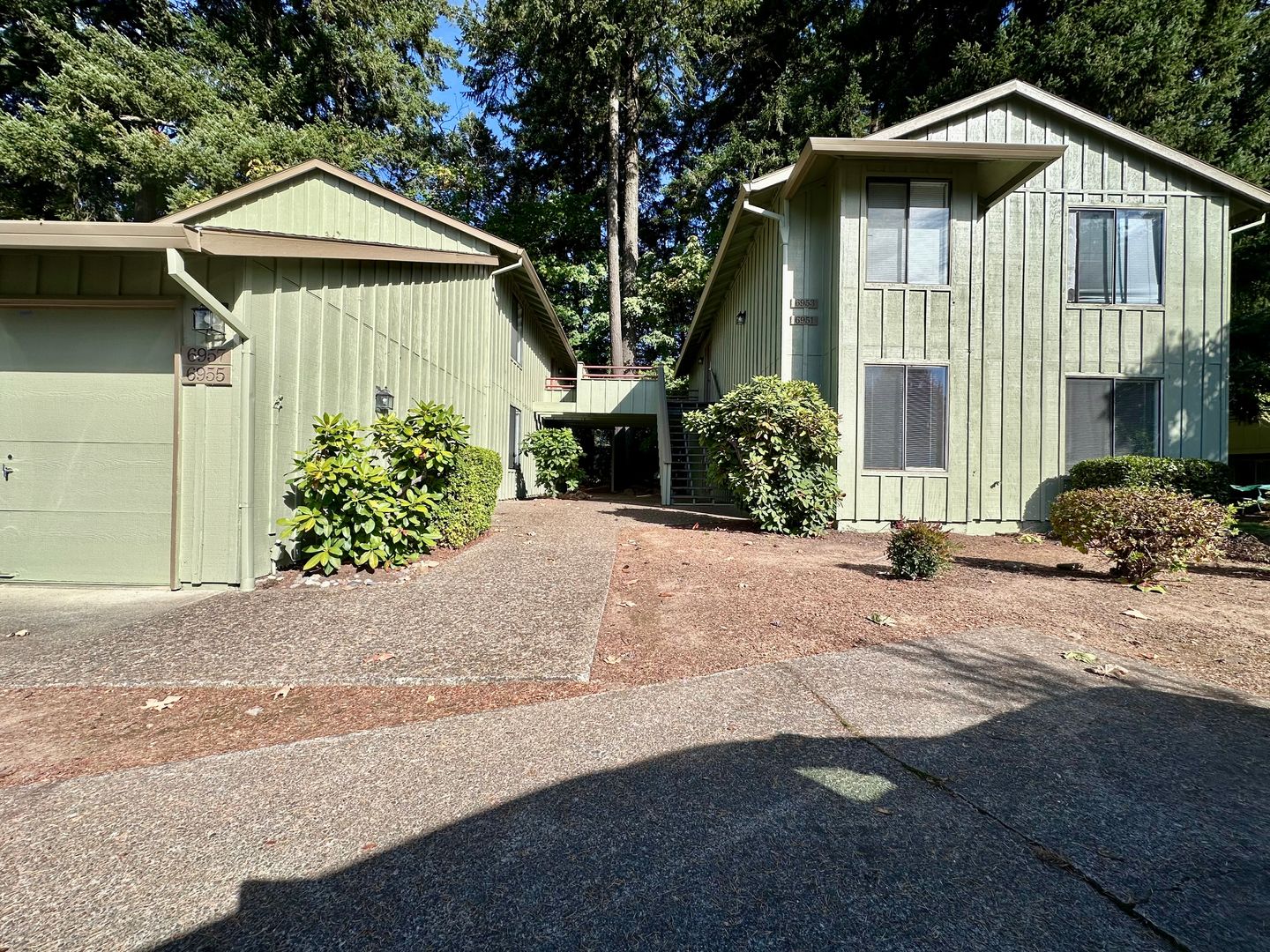 Lake Oswego Apartment: 6955 SW Montauk Circle