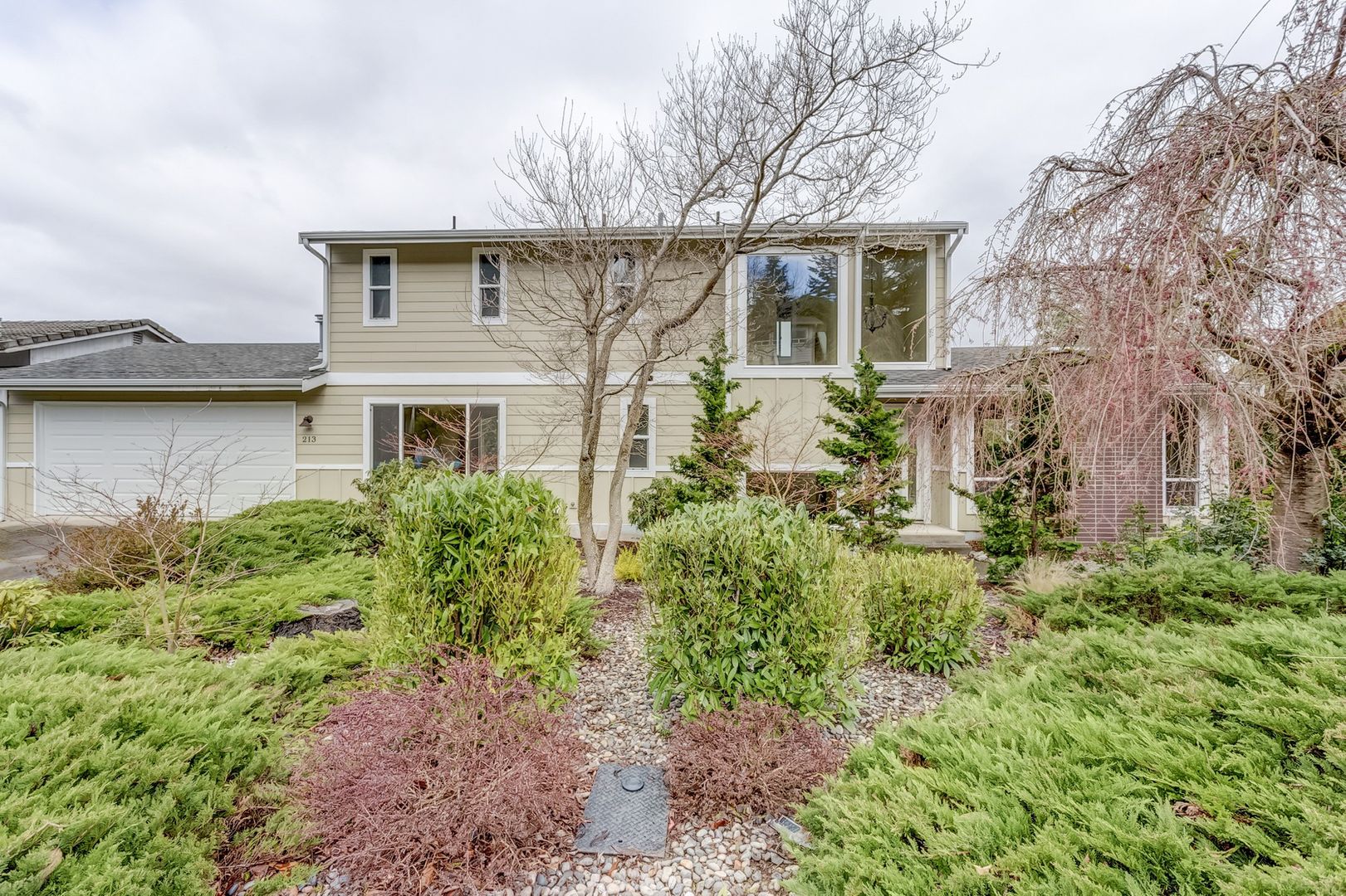 BELLINGHAM House: 213 BAYSIDE RD