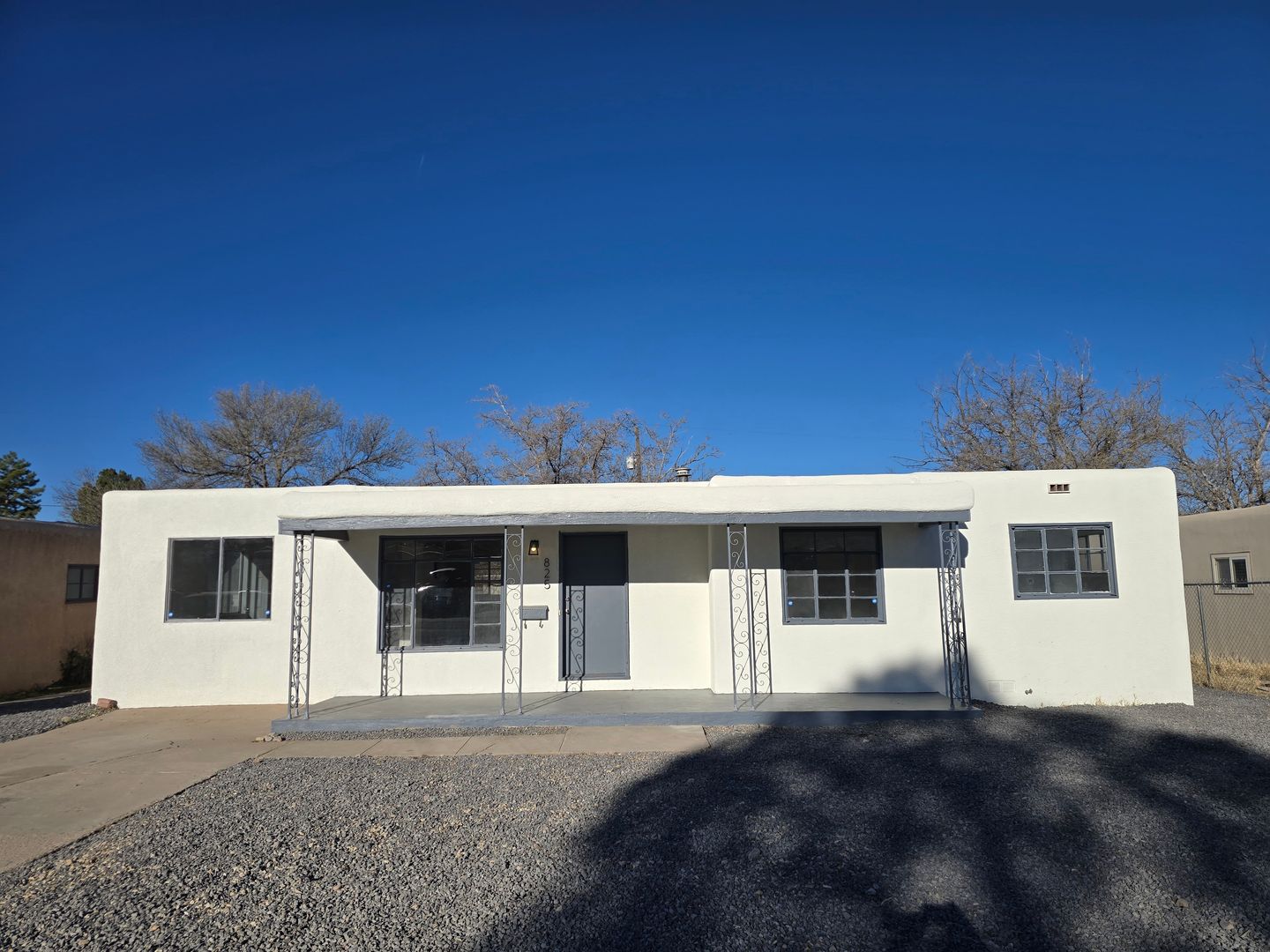 Albuquerque House: 825 Monroe St. NE