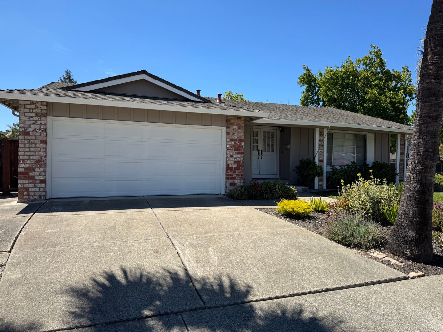 Pleasanton House: 6292 Robin Ct