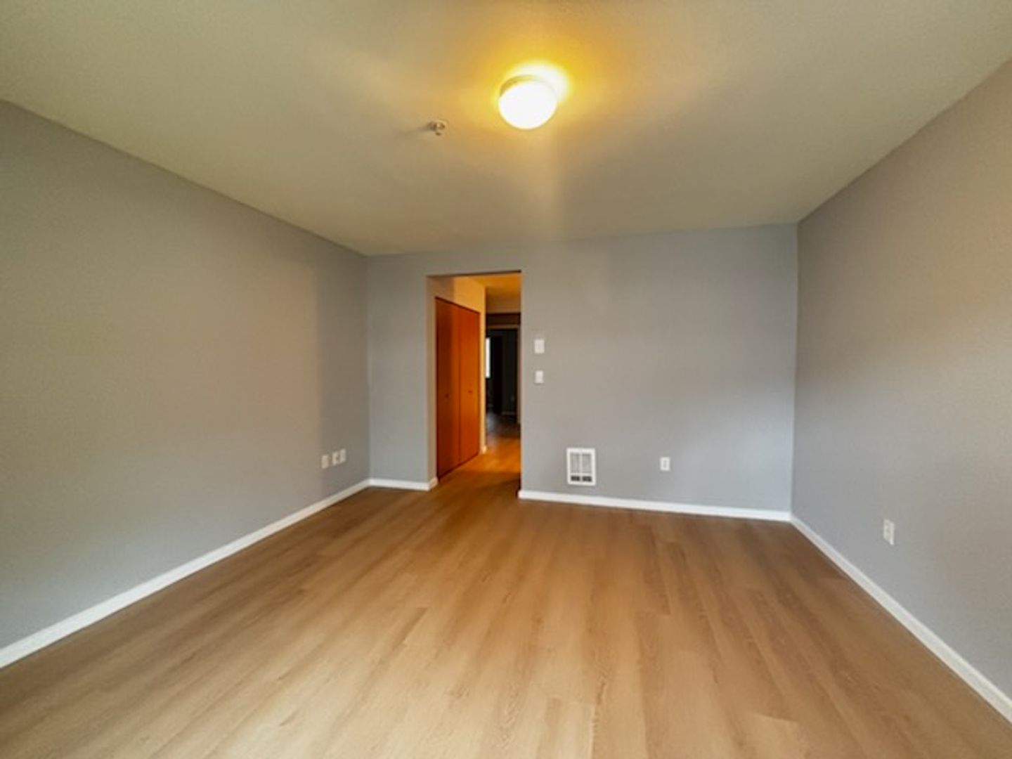 Bellingham Apartment: 4018 Northwest Avenue