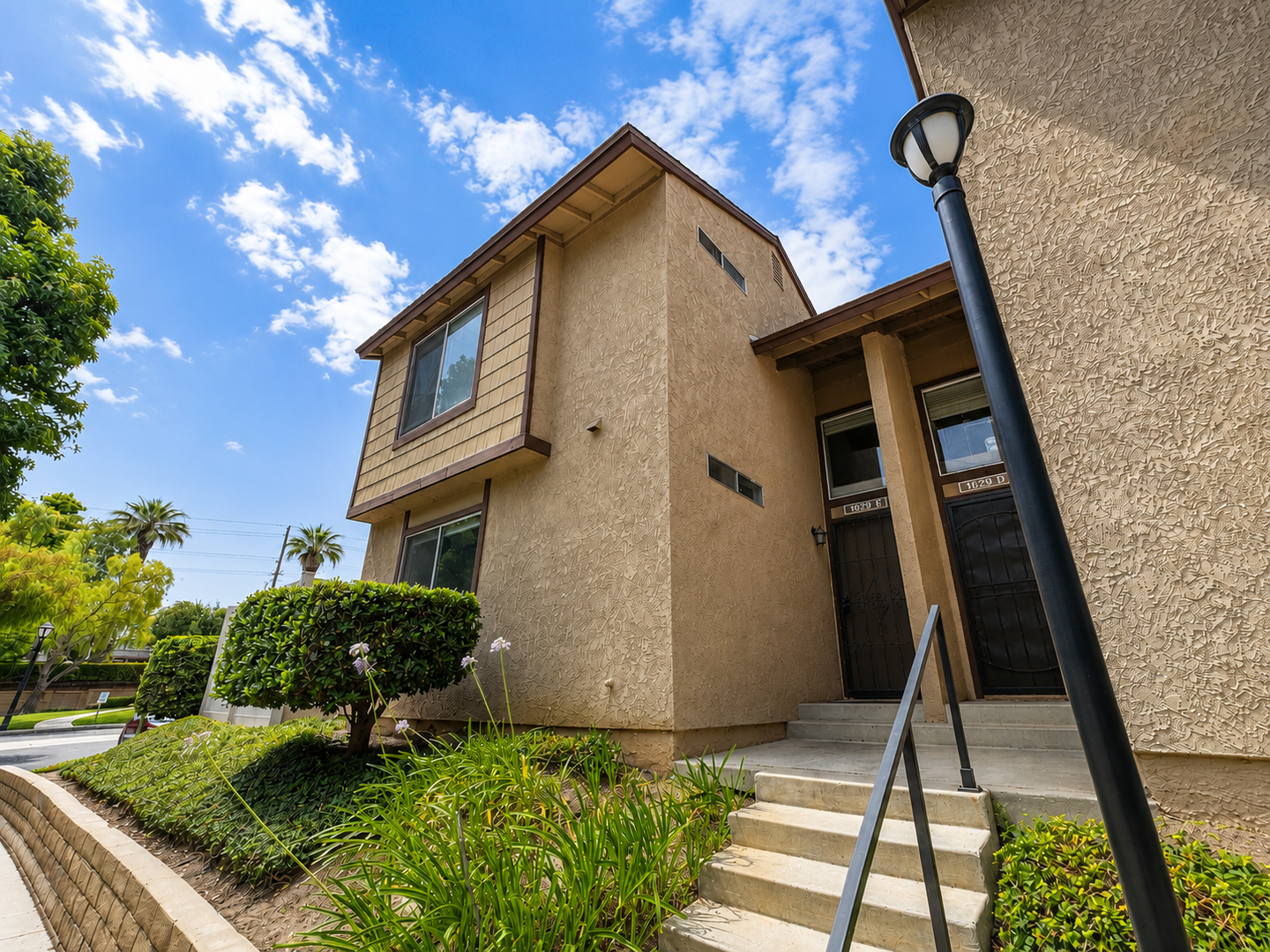 Corona House: 1629 Windmill Ln