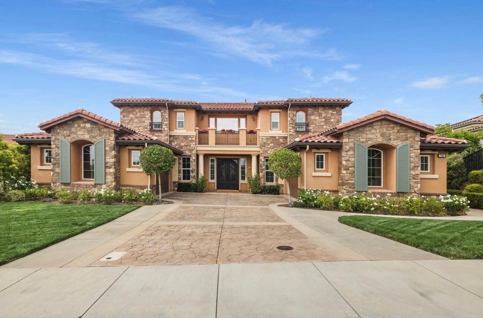 Moorpark House: 7305 Augusta Dr