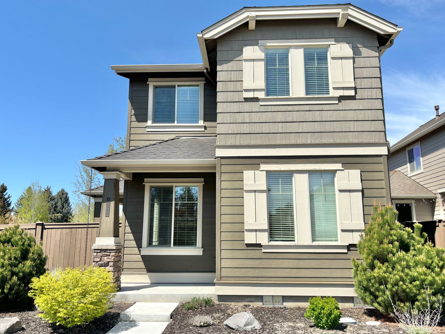 Redmond House: 2965 SW Yew Park lane