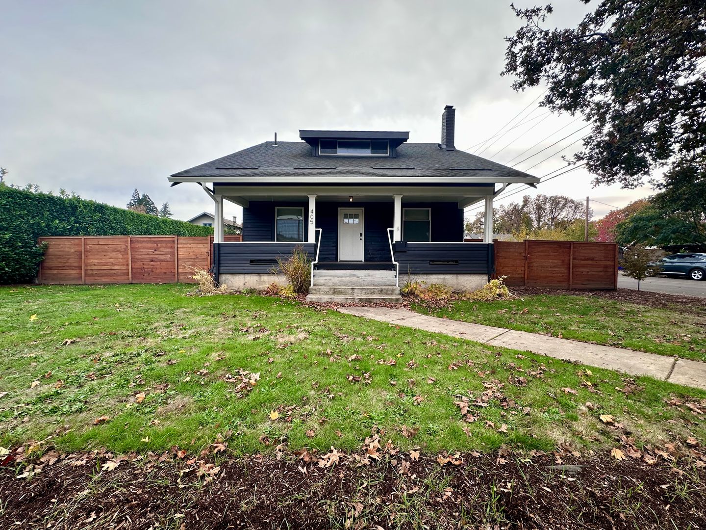 Gladstone House: 405 E Arlington St.