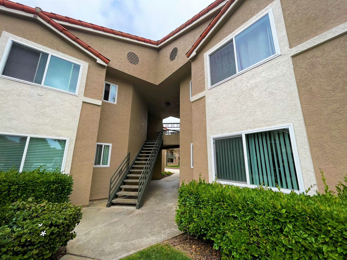 San Diego Condo: 7405 Charmant Dr #2036