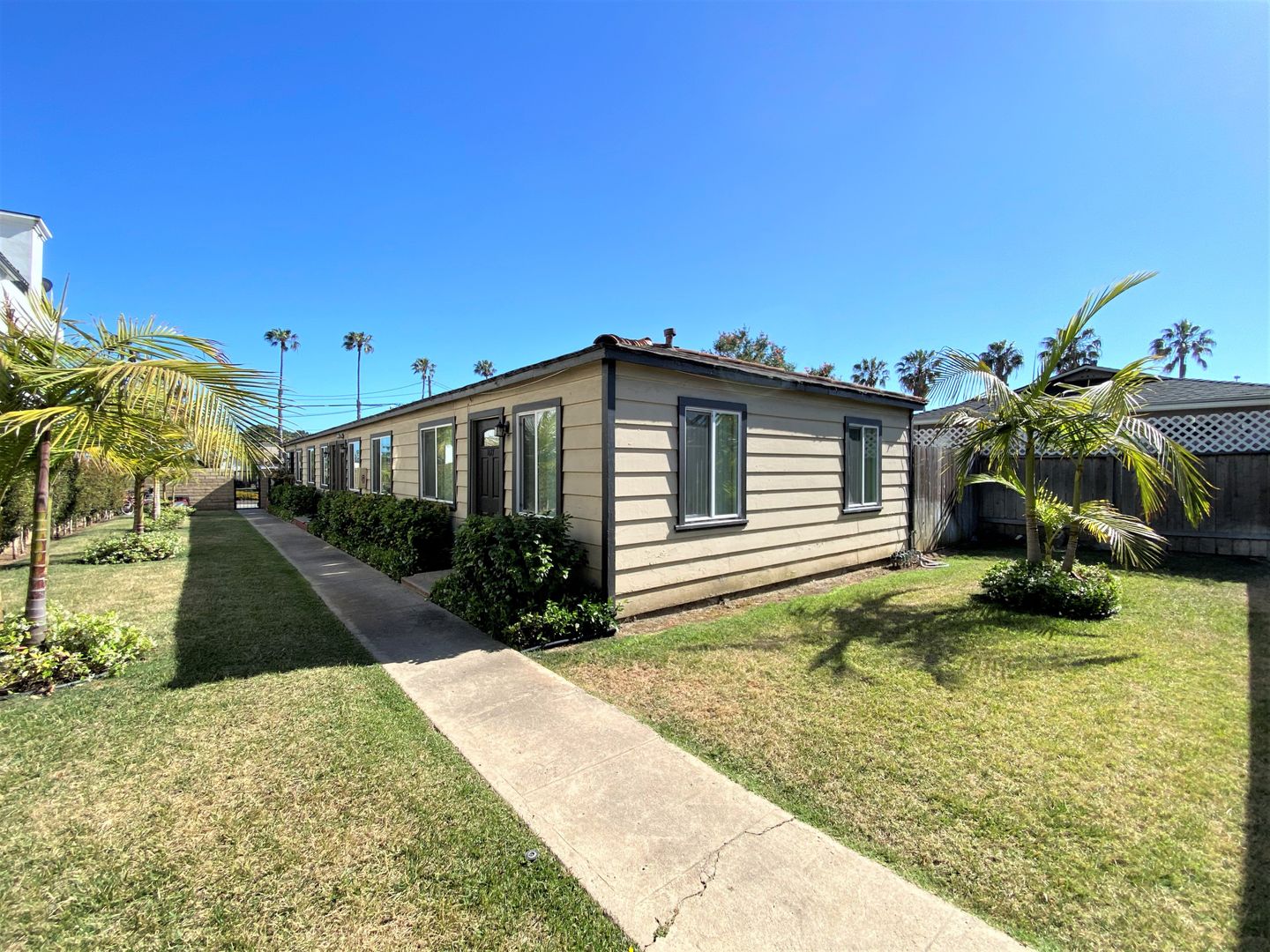 San Diego Apartment: 1617-1623 Hornblend Street