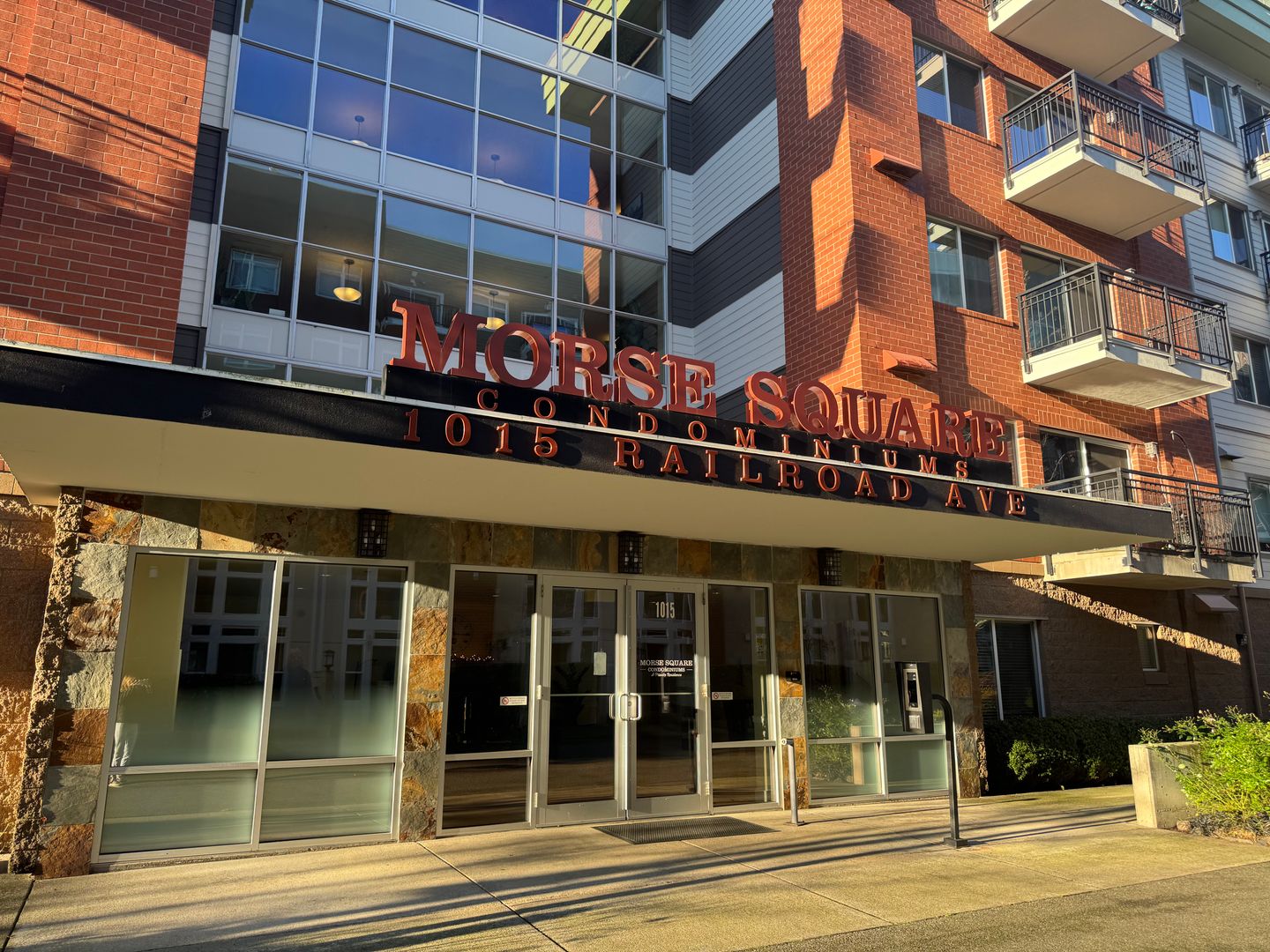 Bellingham House: 1015 Railroad Ave #412