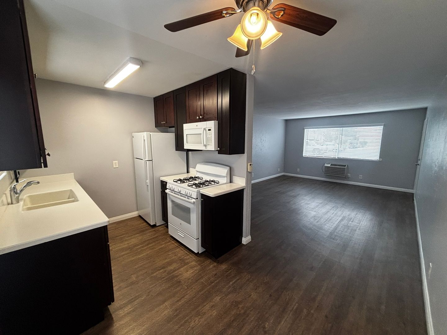 El Cajon Apartment: 336 Claydelle Avenue - Unit 07