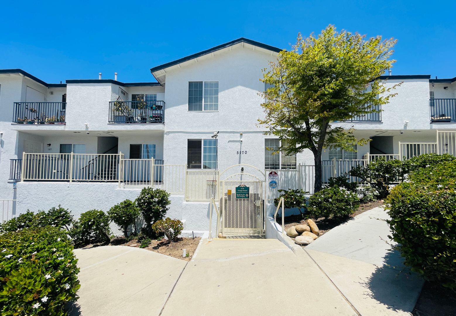 San Diego Apartment: 5170 Orange Ave. #105