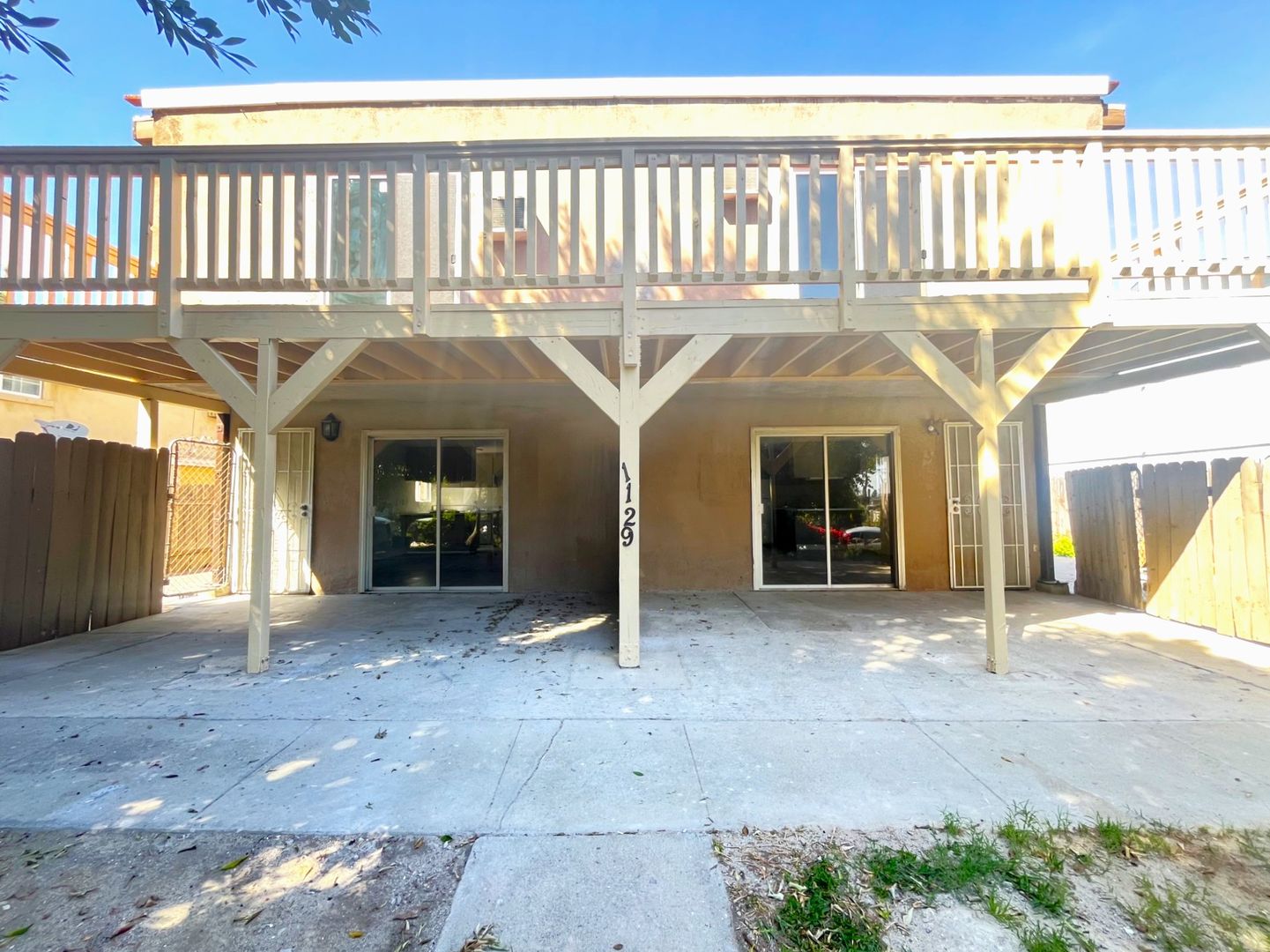 Ontario Apartment: 1129 E. La Deney