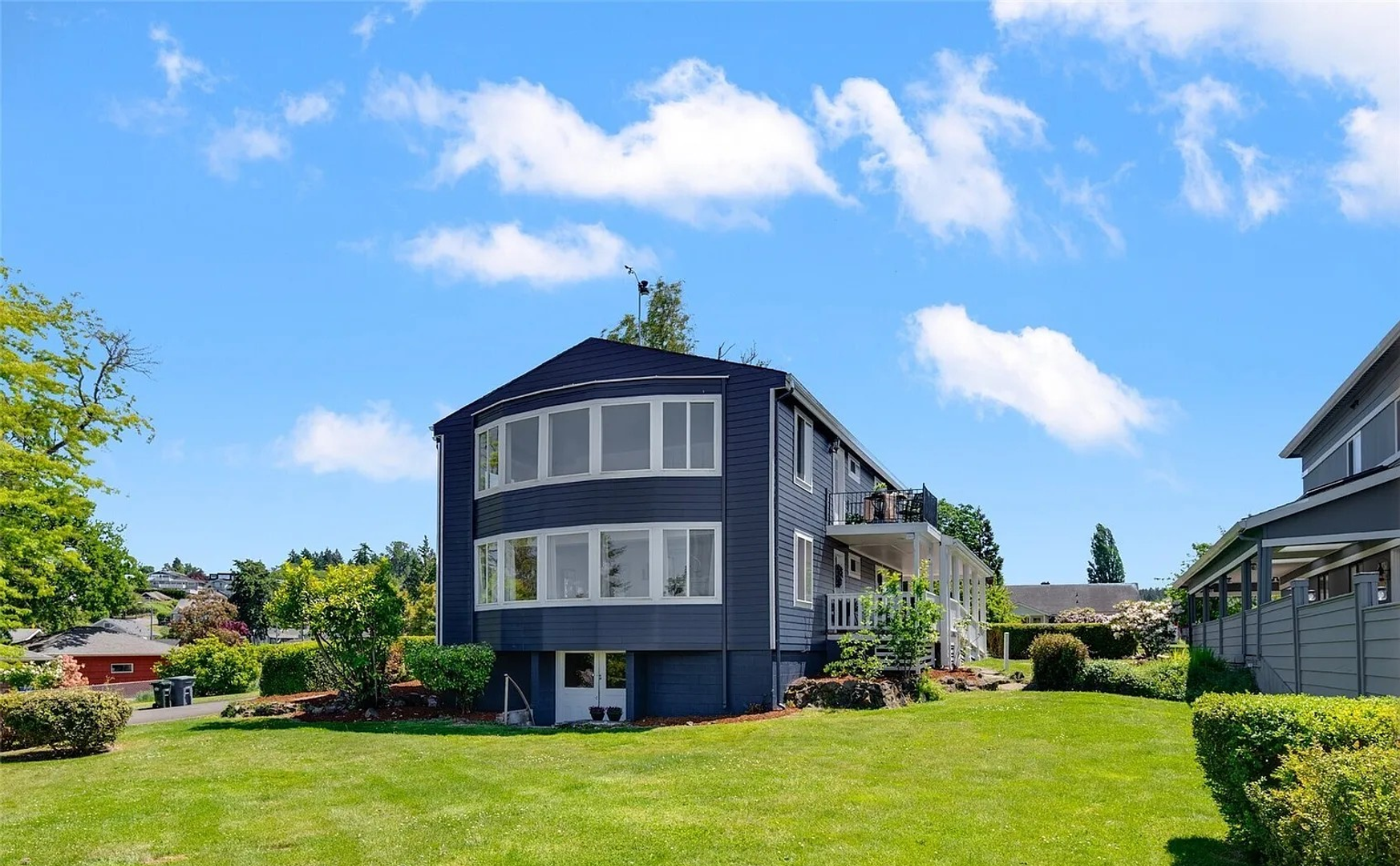 Steilacoom Apartment: 613 615 Lafayette Street
