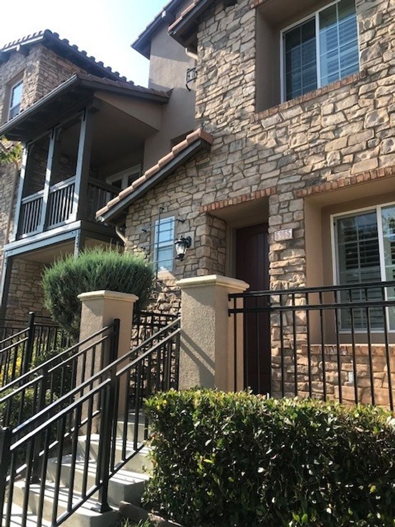 Fremont House: 5965 Tan Oak Drive