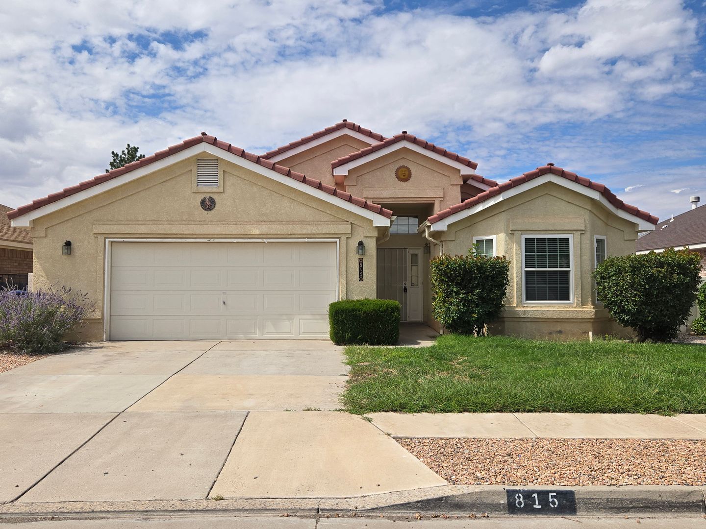 Albuquerque House: 815 Glacier Bay St SE