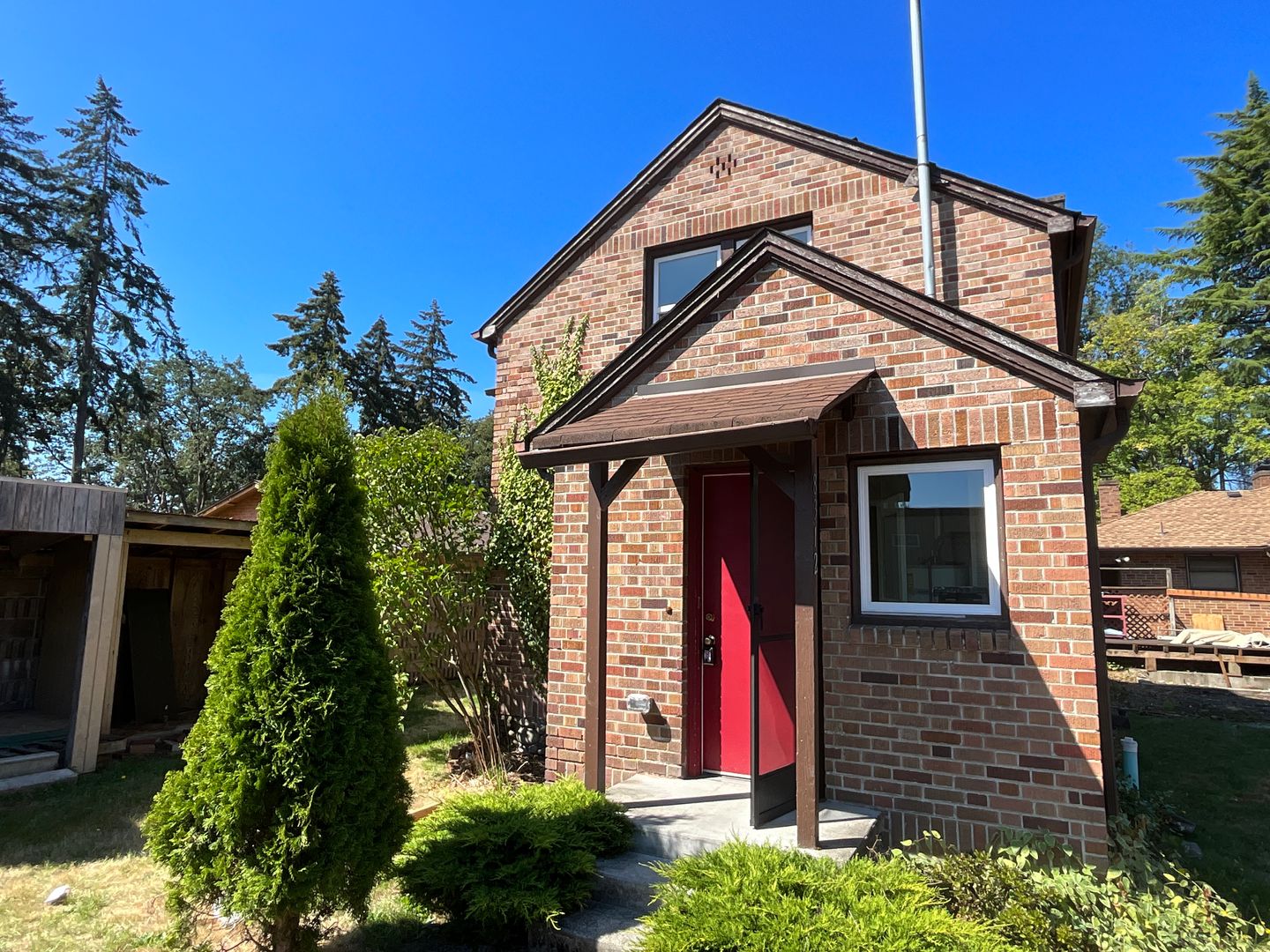 Lakewood House: 8312 Spruce St