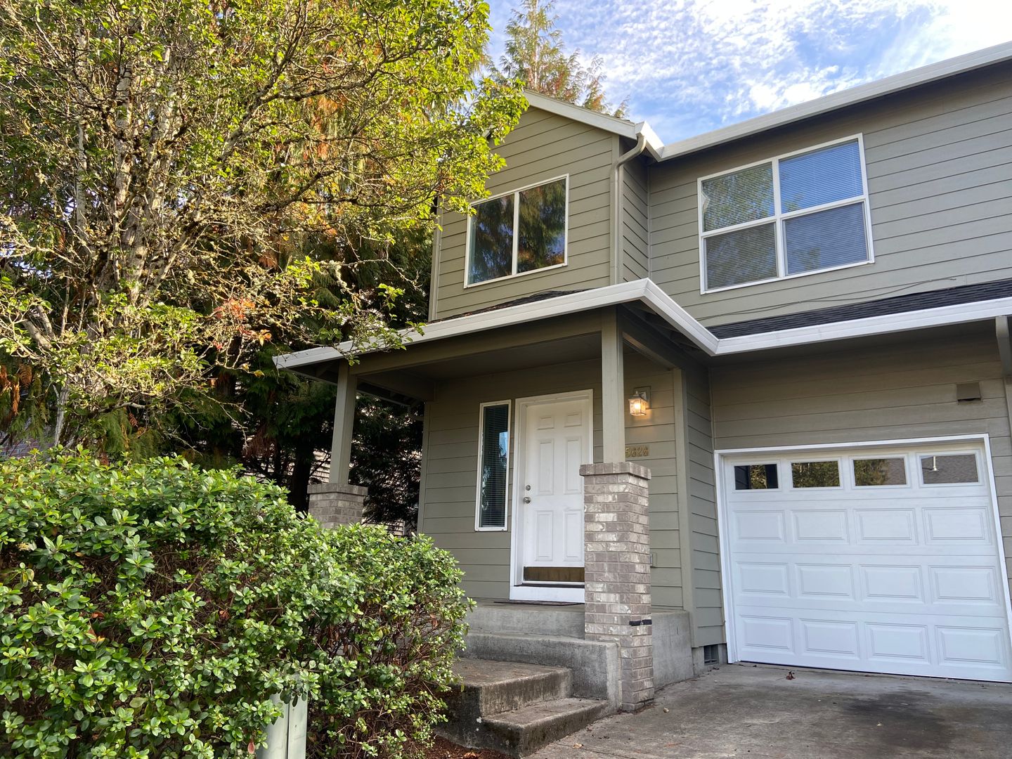 Portland Apartment: 15626 NE Milton PL