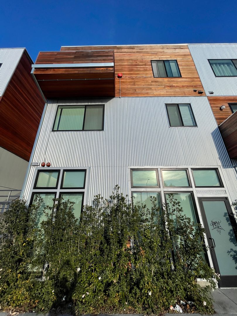 Oakland Condo: 5304 San Pablo Ave APT A