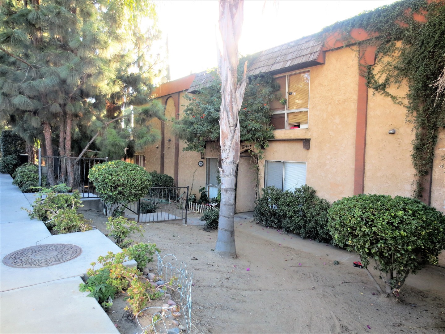 Lakeside House: 12923 Mapleview Street #14