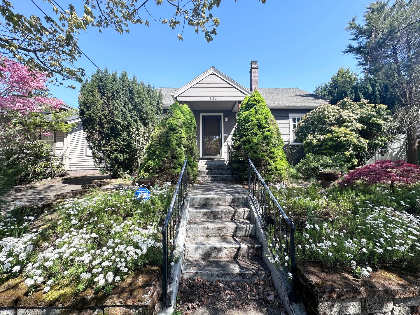 Portland House: 1928 NE 64th Avenue