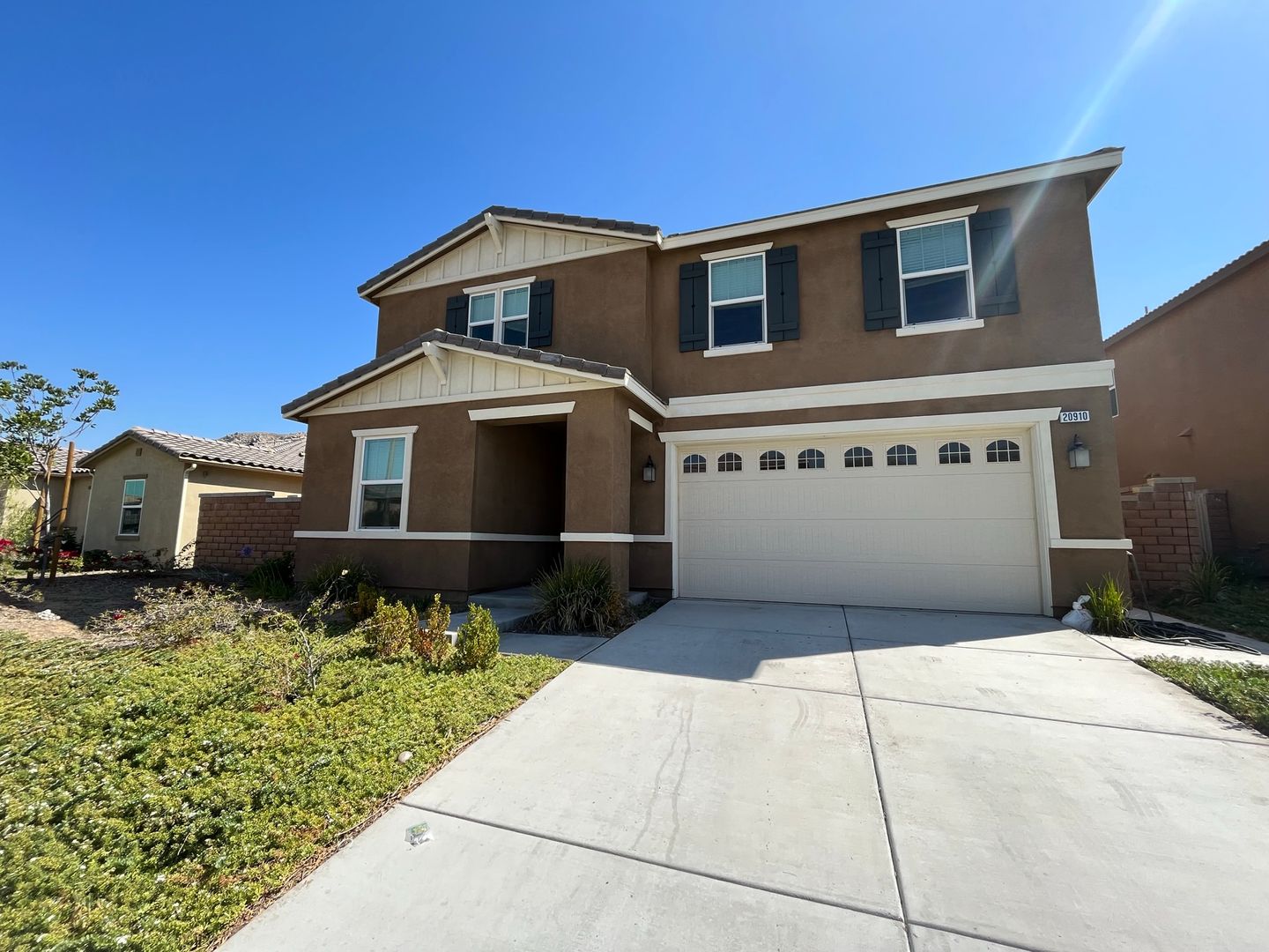 Riverside House: 20910 Barn Rd