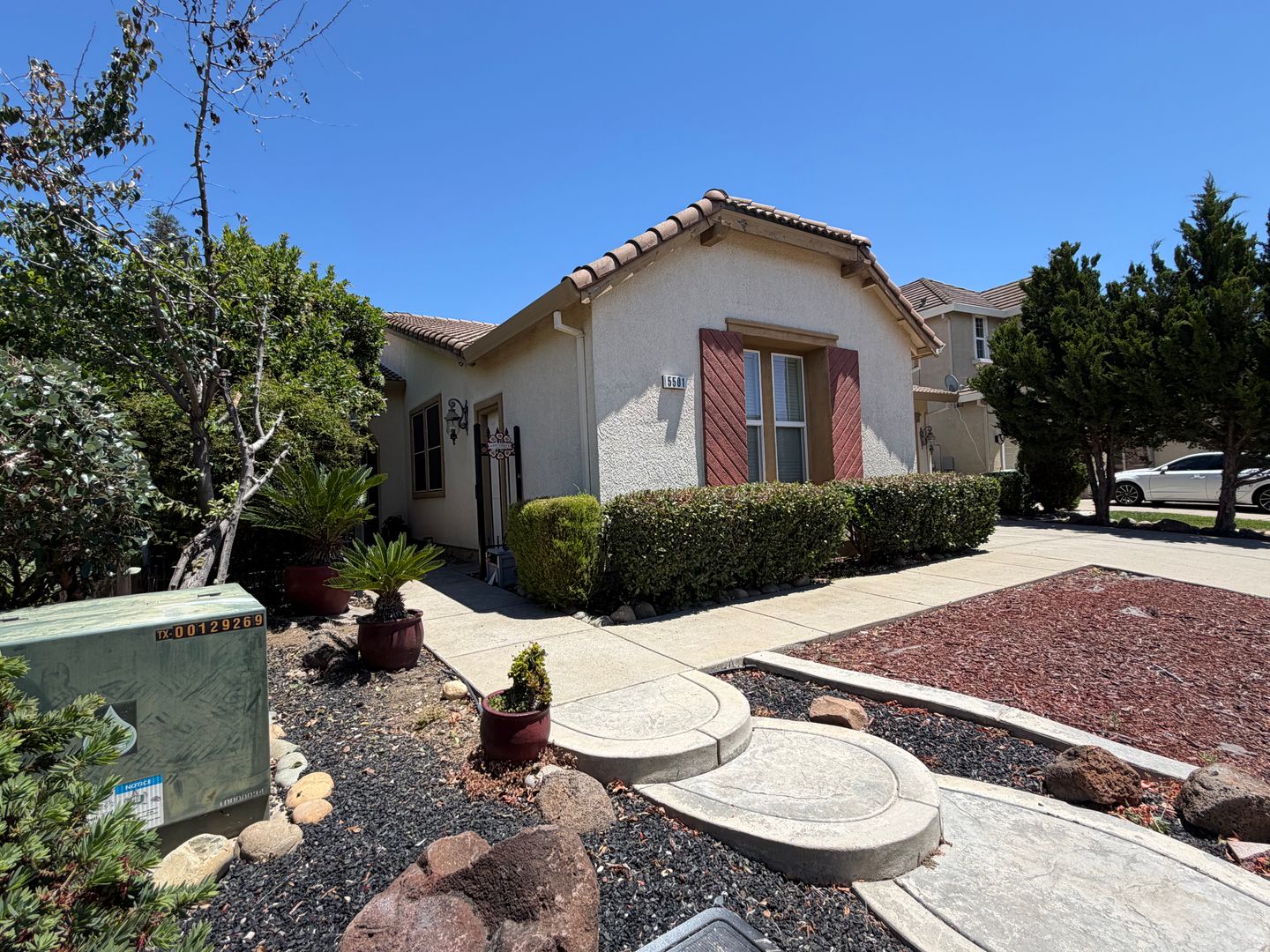Elk Grove House: 5501 Claudied Way