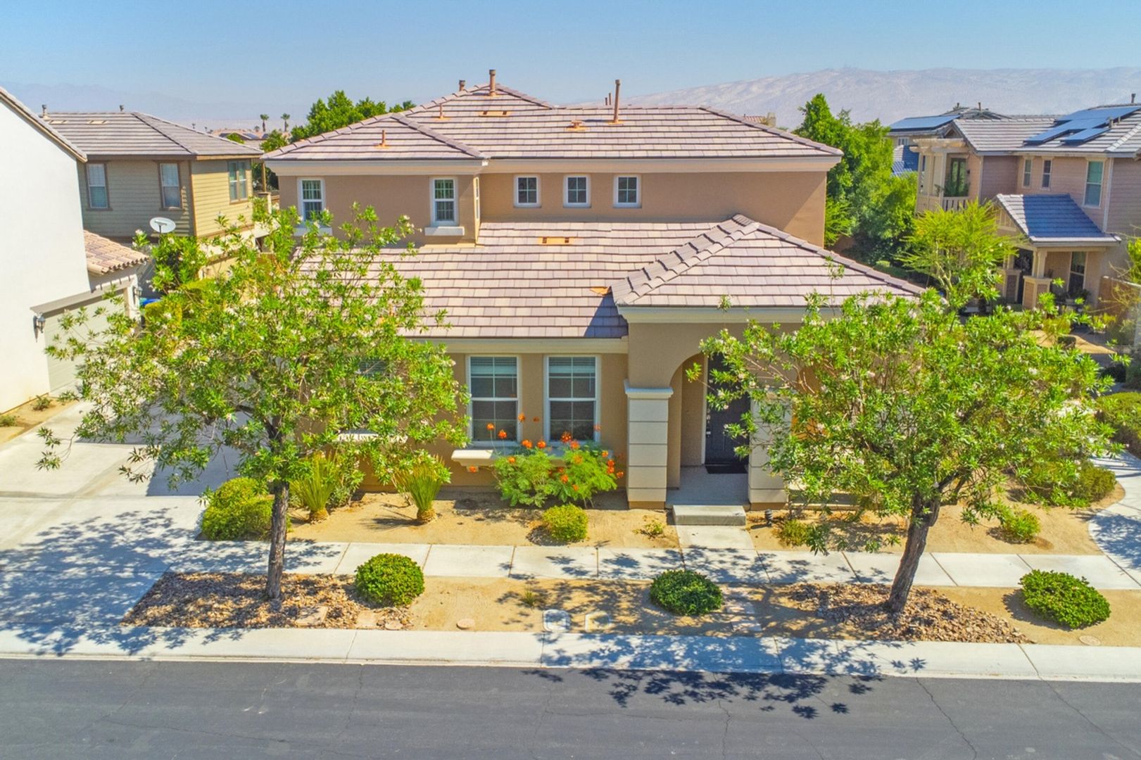 Cathedral City House: 520 Via Assisi
