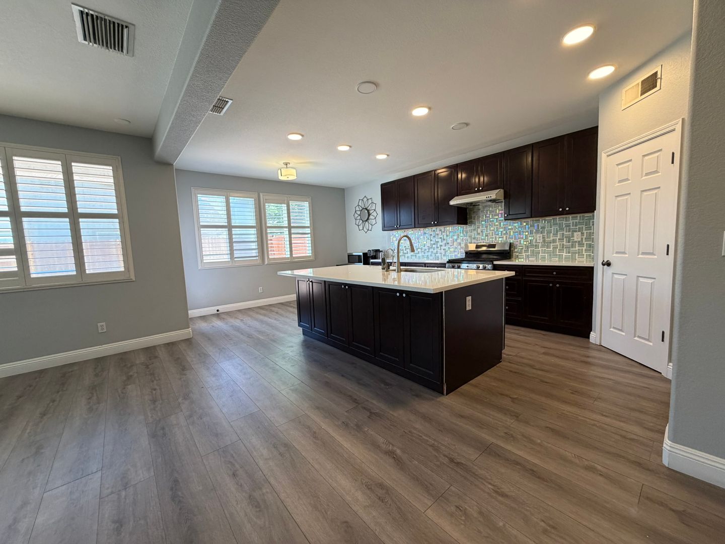 Elk Grove House: 5418 Halas Ct