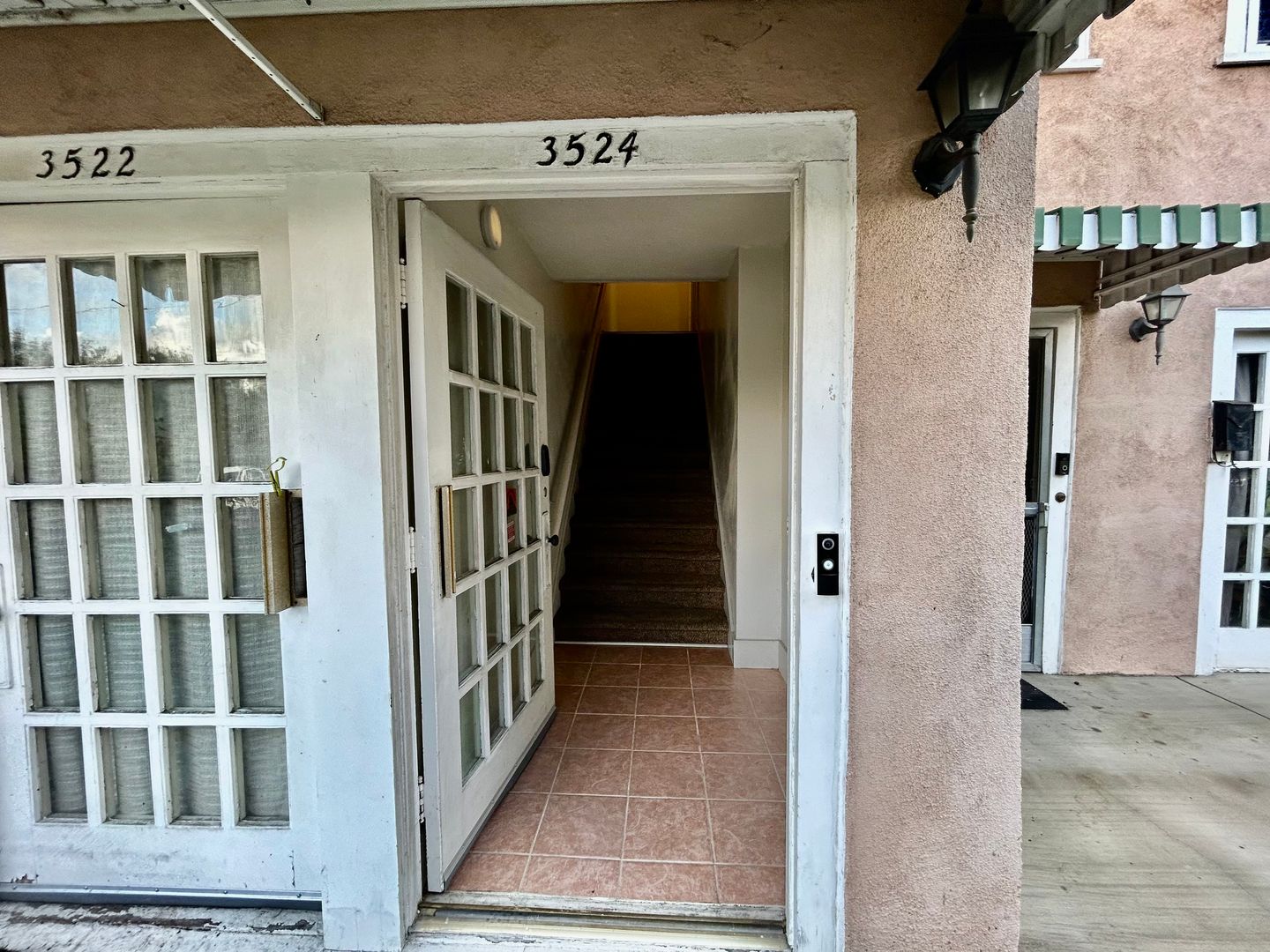 Los Angeles Apartment: 3520-3526  White House Place