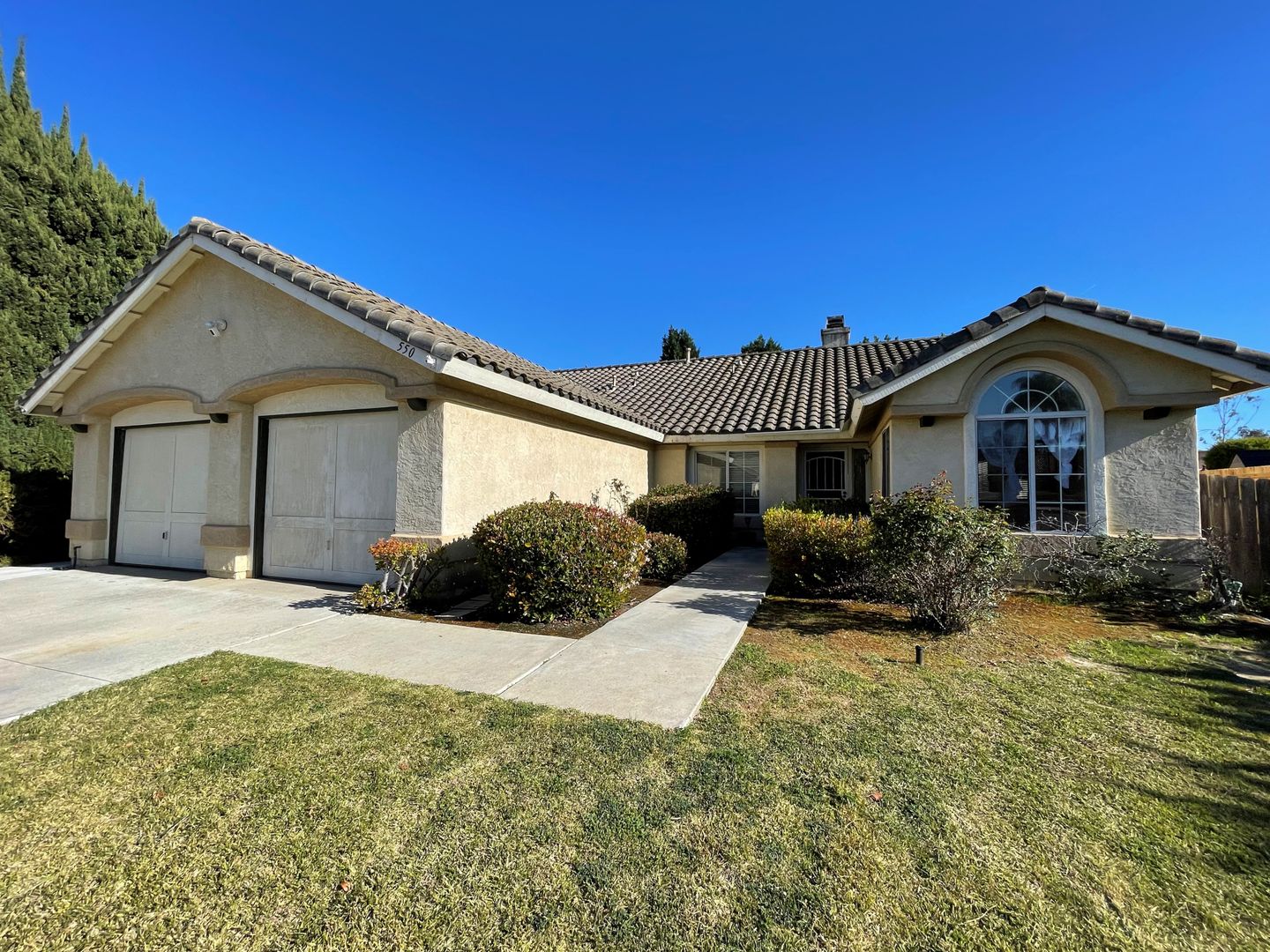 Oceanside House: 550 Edgewater Avenue