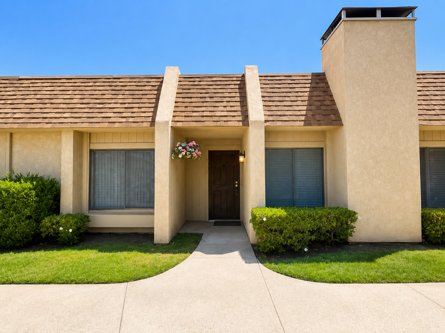 Hemet Condo: 612 S Santa Fe St. #1