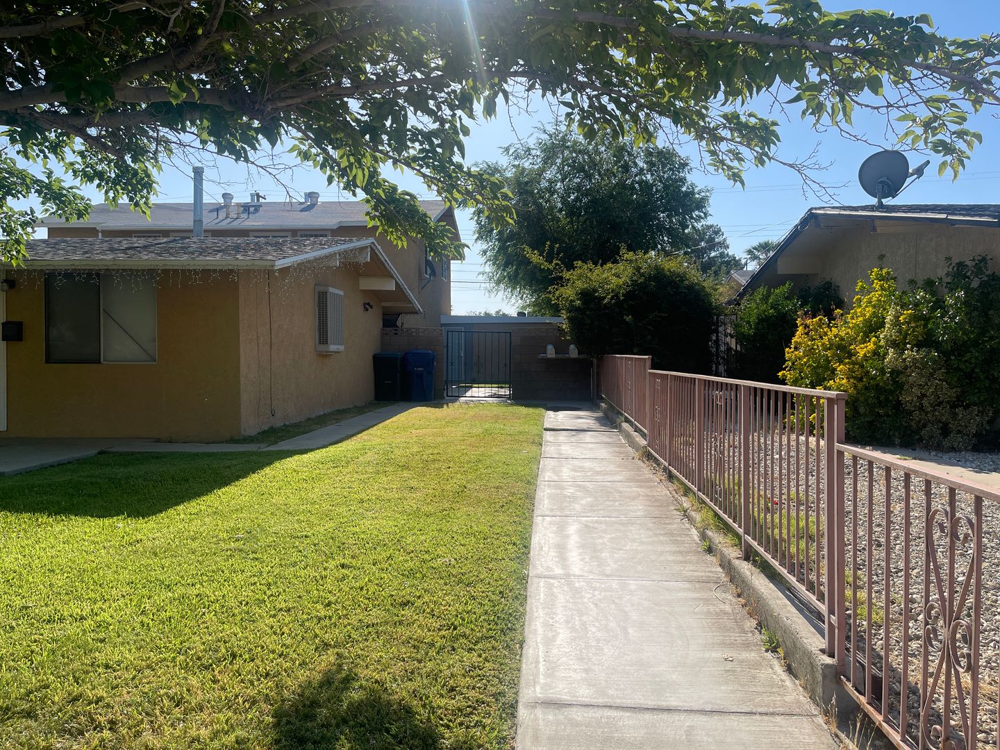 Lancaster Apartment: 45442 10TH St West
