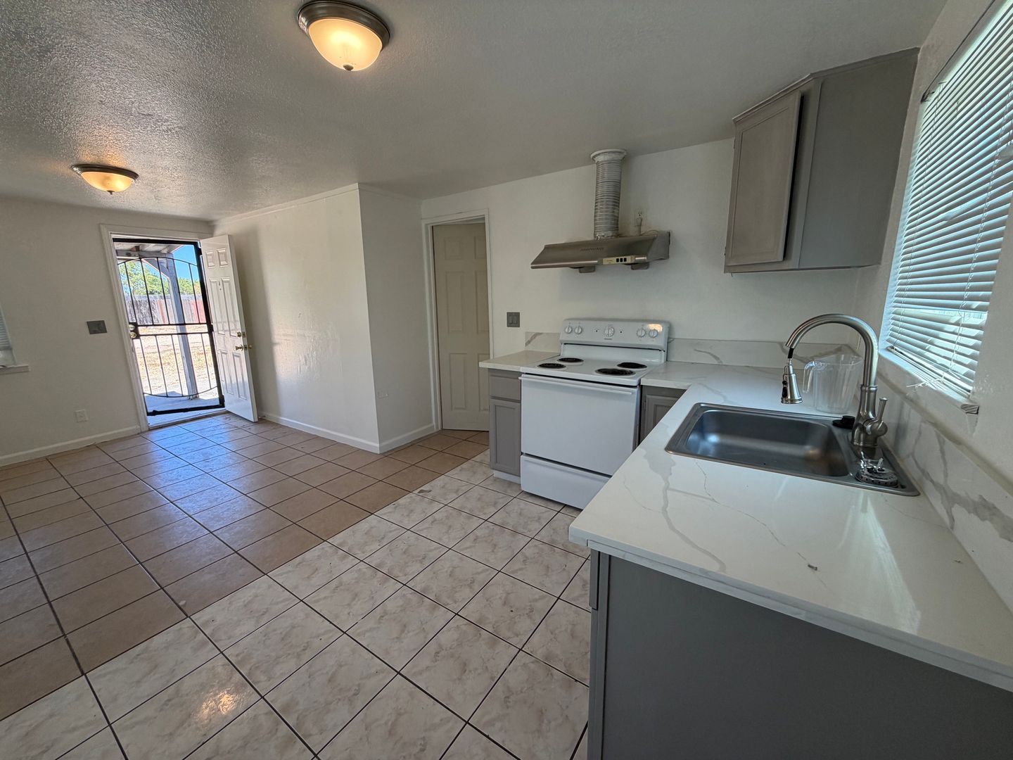 Sacramento Apartment: 5801 Wallace Ave