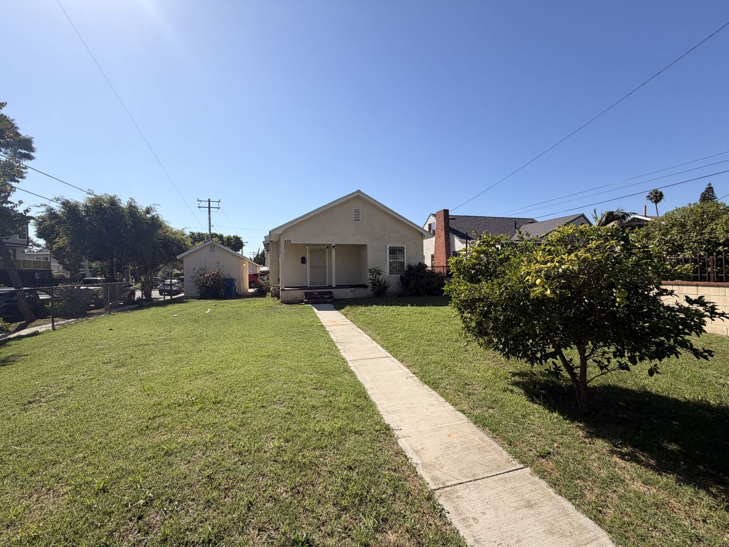 Inglewood House: 435 S Fir Ave