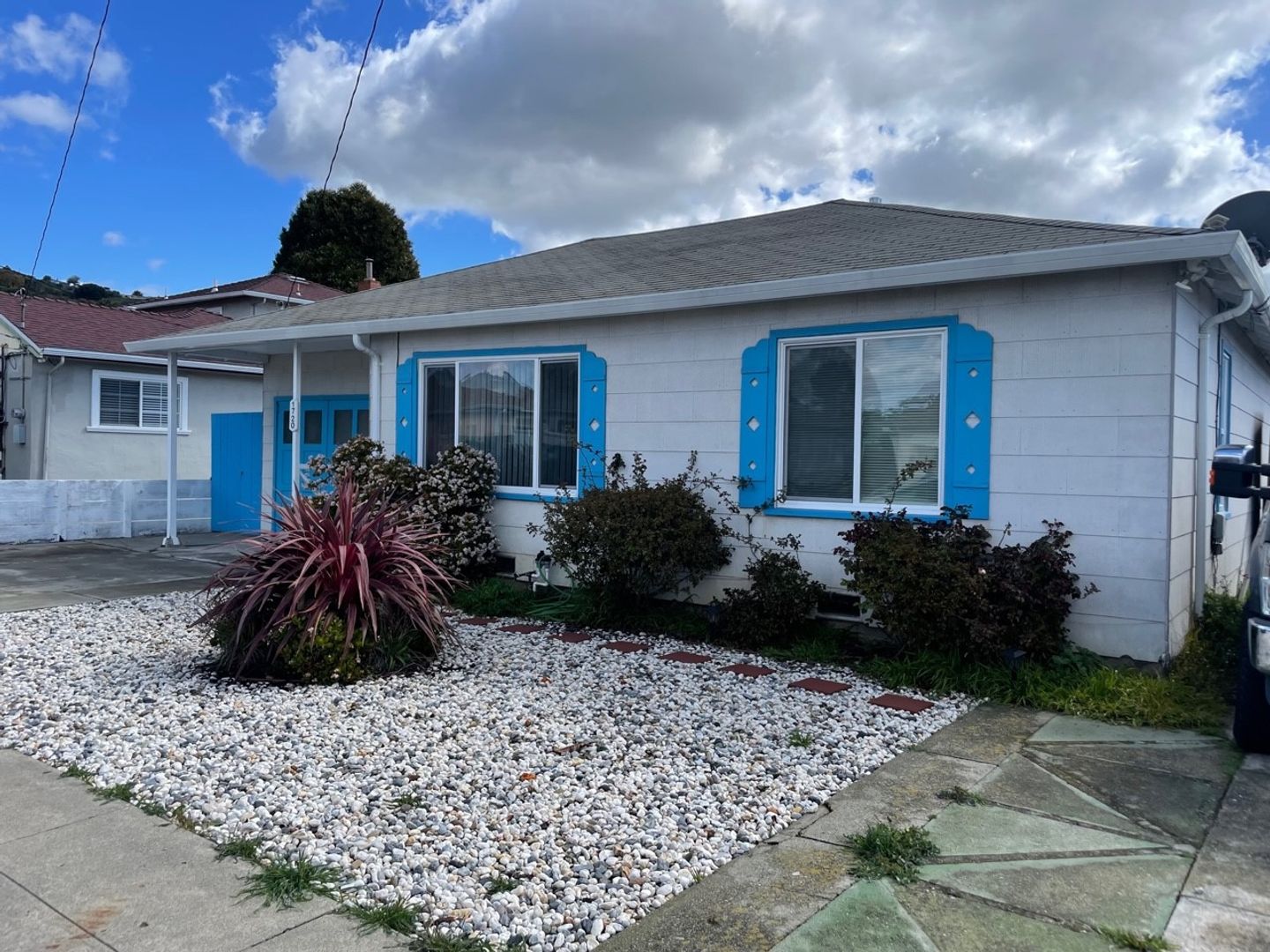 San Leandro House: 1720 142nd Street