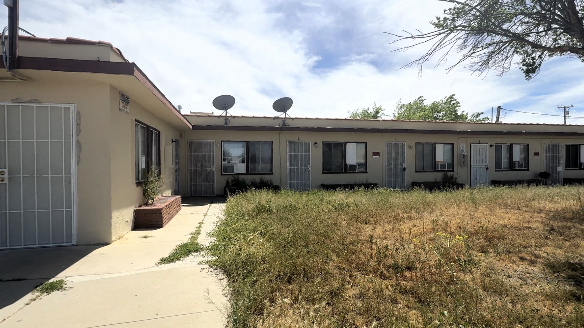 Palmdale Apartment: 38717 6th St. East