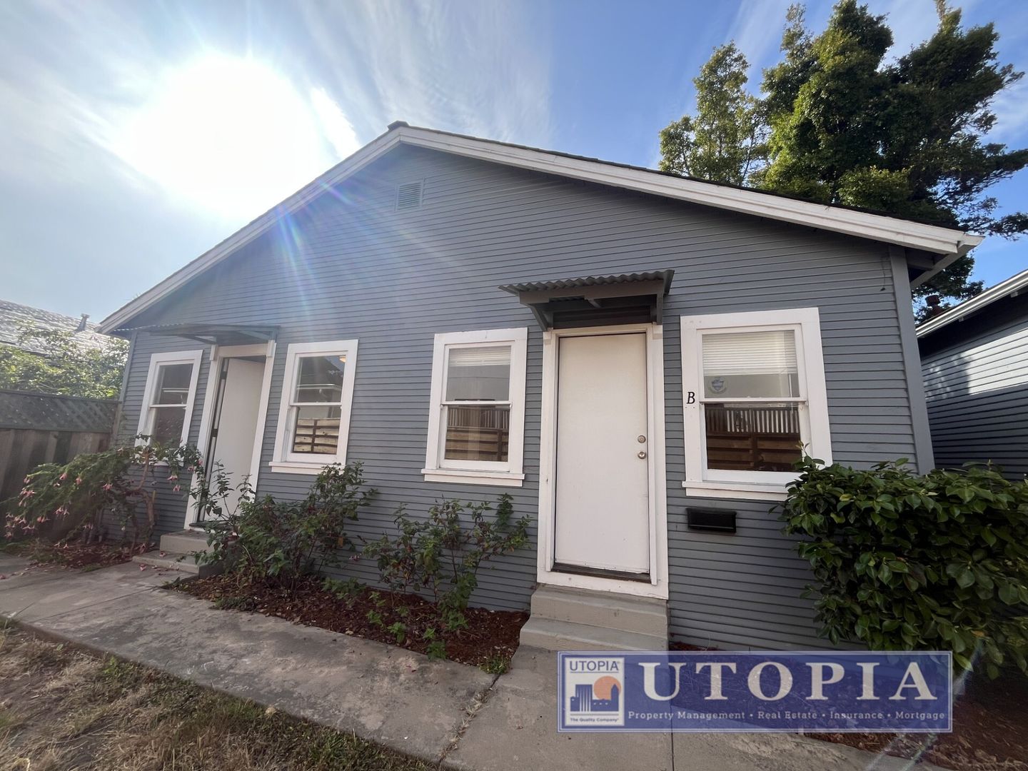 Capitola Apartment: 204 Hollister Ave.