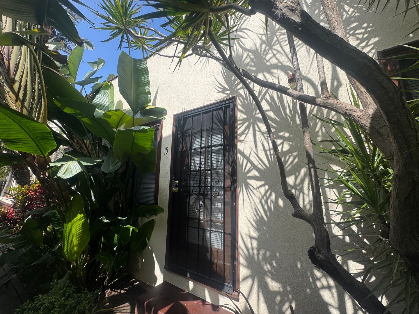 Long Beach Apartment: 1538 E Third St