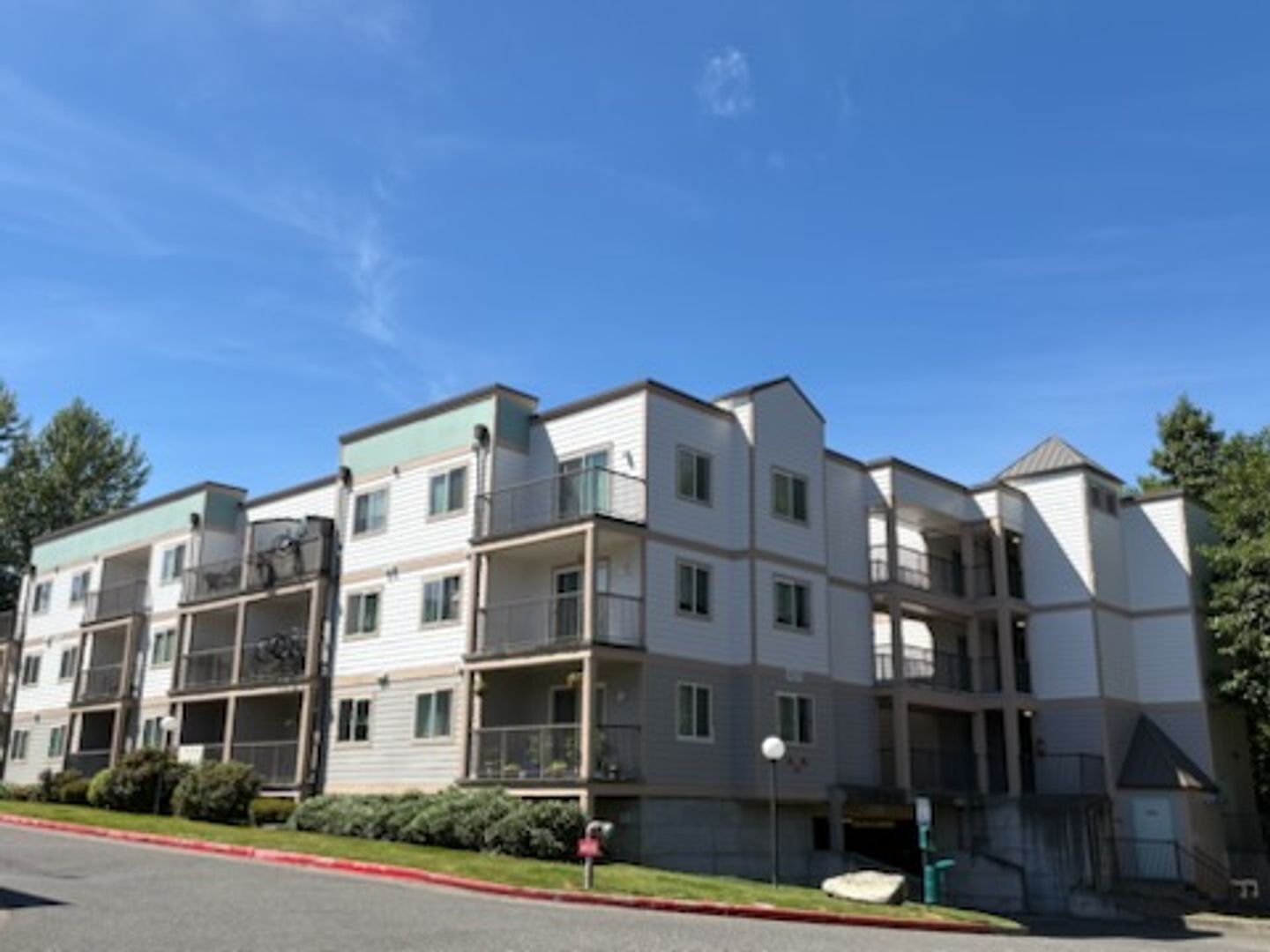 Bellingham Apartment: 4018 Northwest Avenue