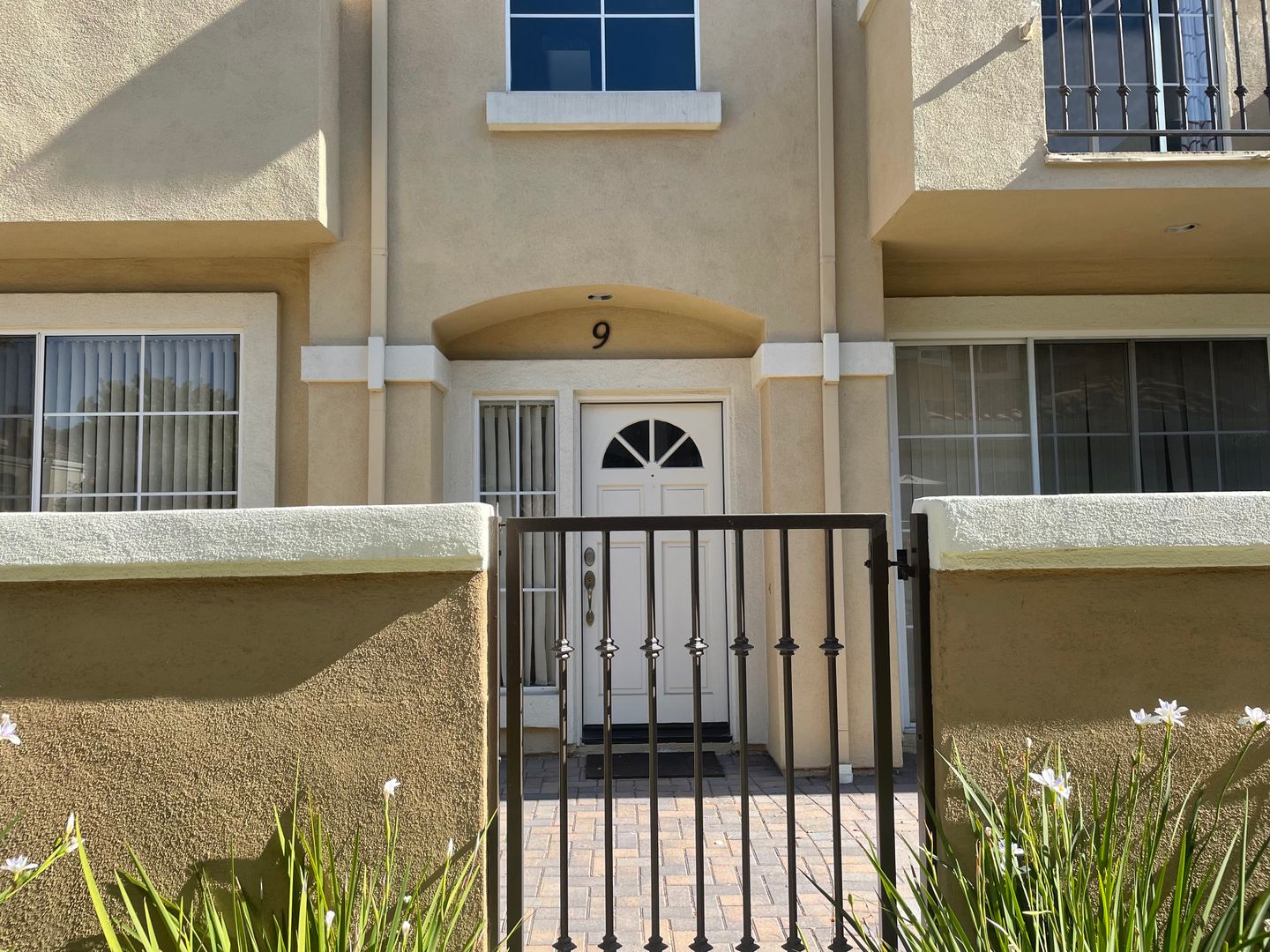 Aliso Viejo House: 9 Theater Ln