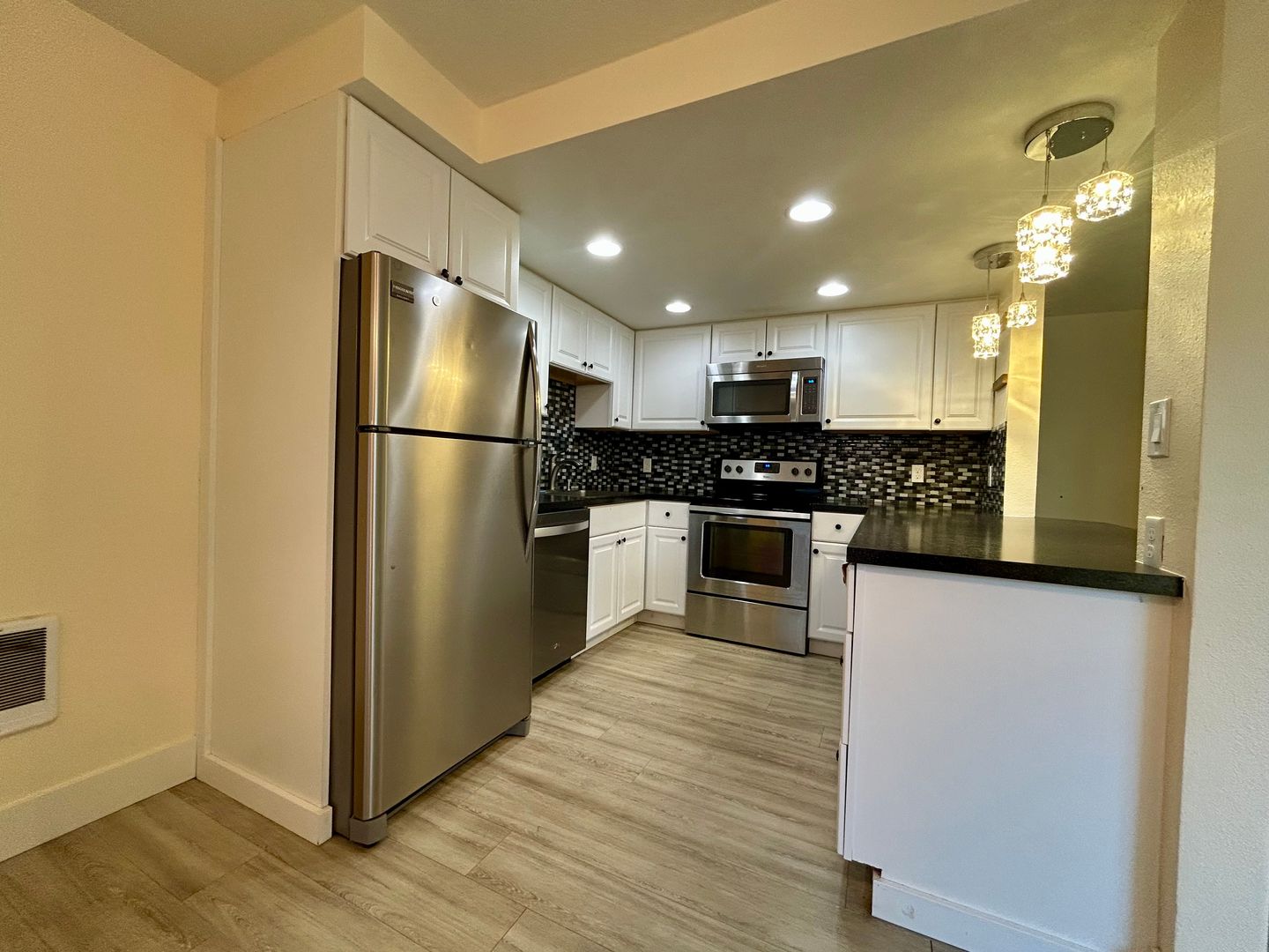 Vancouver Apartment: 7306 NE 16th Ave