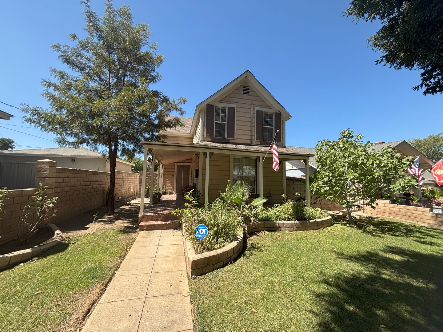 Corona Condo: 814 W Grand Blvd  - Upper Unit