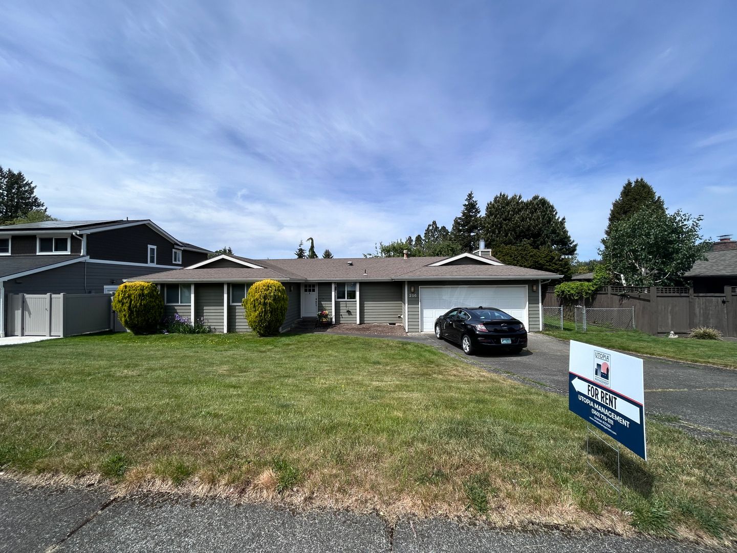 Bellingham House: 216 Bayside Pl.