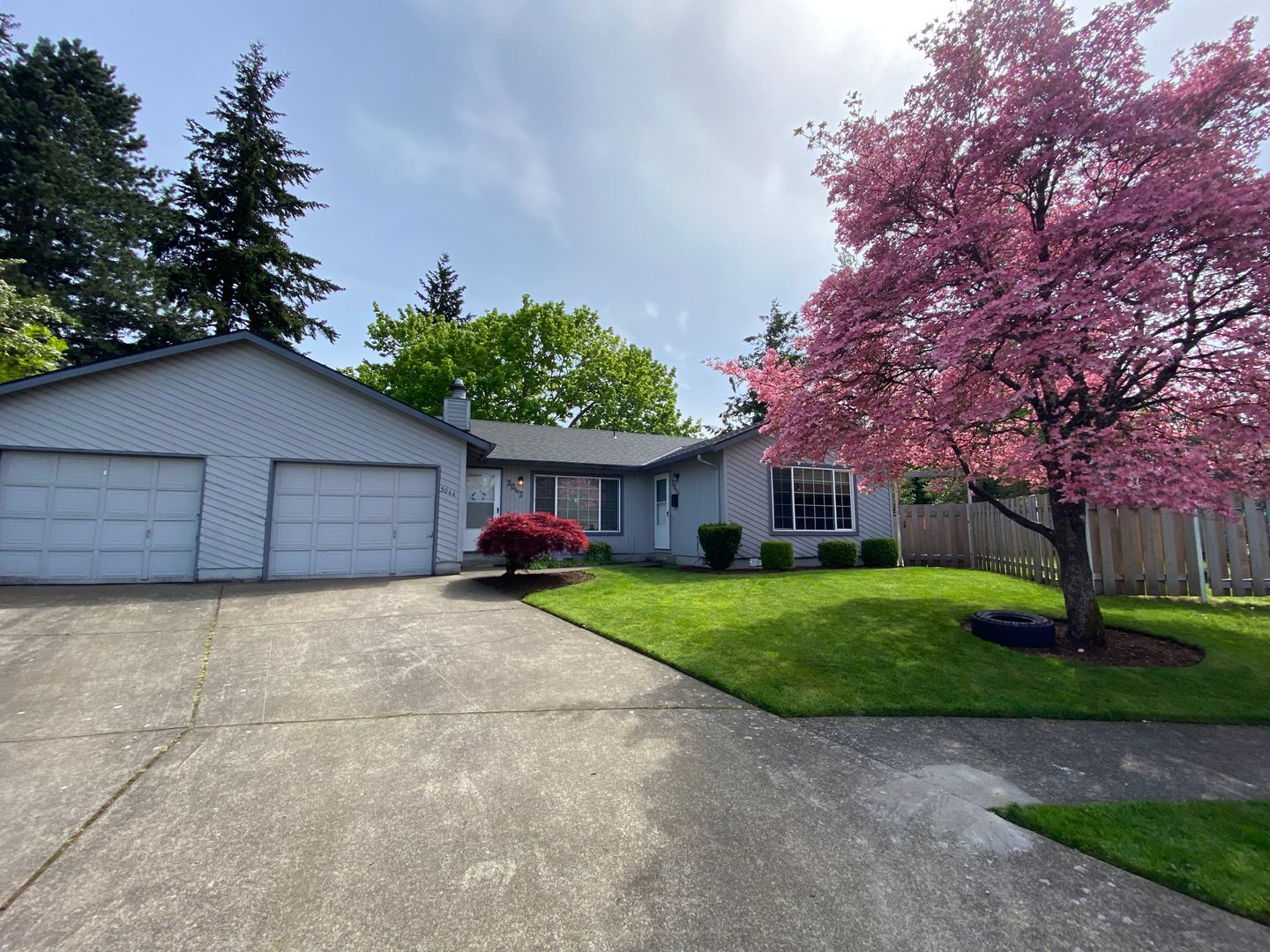 Troutdale Apartment: 3042-3044 SW Laura Ct